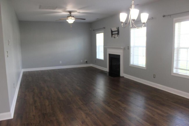 Building Photo - 648 Stonebriar Ave