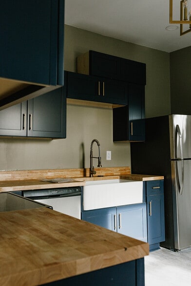 Building Photo - 503 Church St