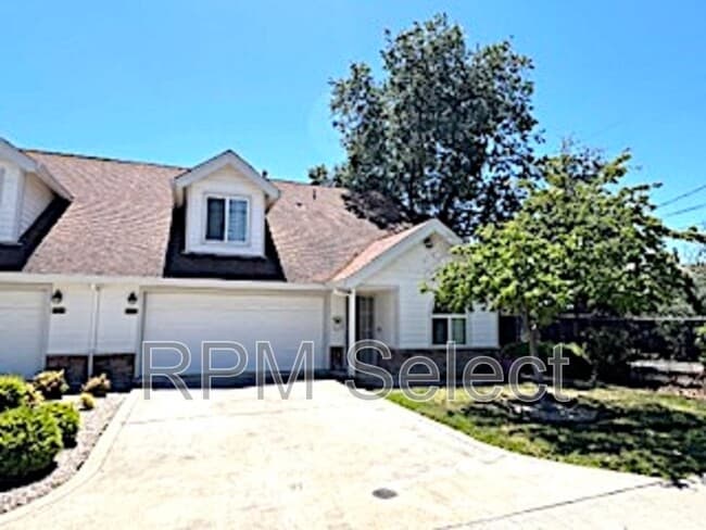 Building Photo - 4534 Whitney Ave