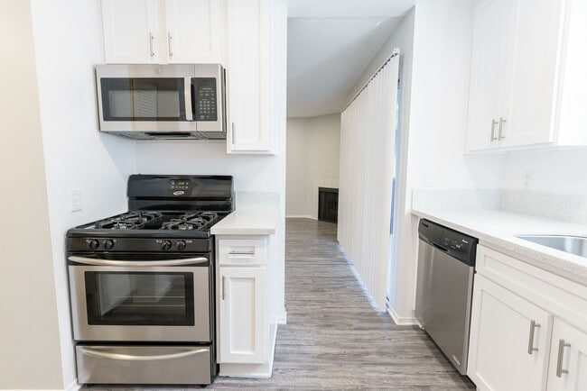 Interior Photo - 14056 Valleyheart