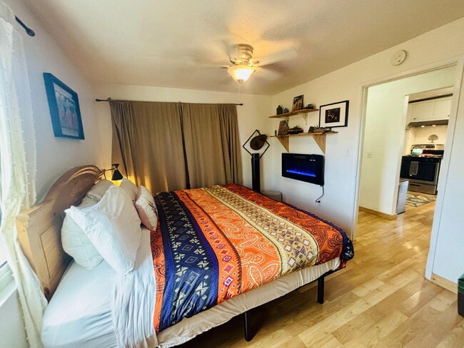 Building Photo - Joshua Tree Cabin in Peaceful, Wide Open Space!