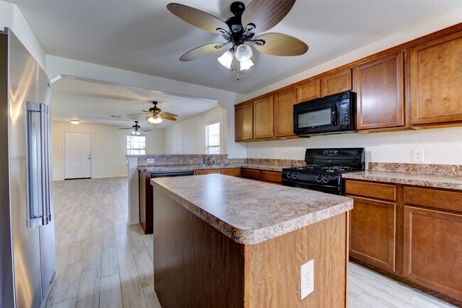 Building Photo - 7906 Yaupon View Dr
