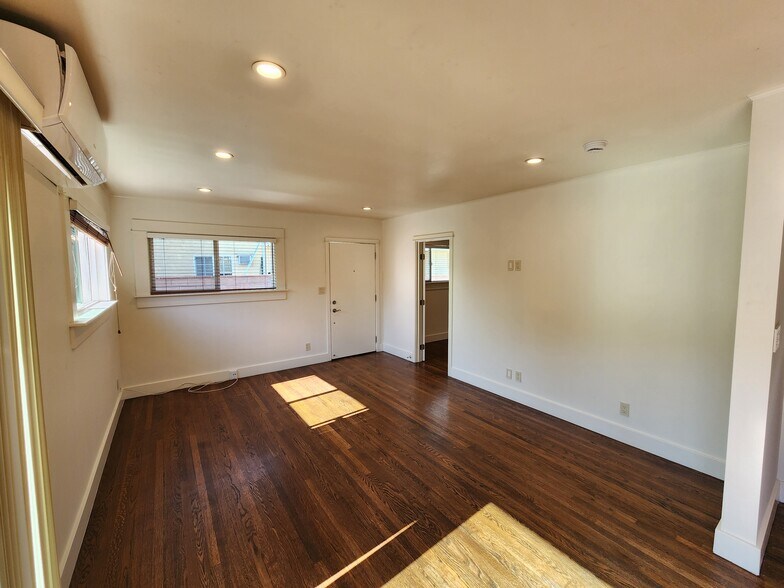 Building Photo - 6635 Irvine Ave