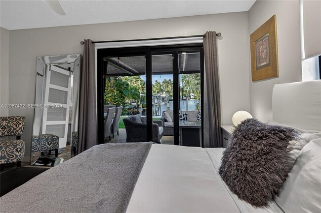 Building Photo - 371 SE 3rd St