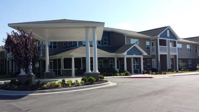 Exterior Photo - River Towne Manor