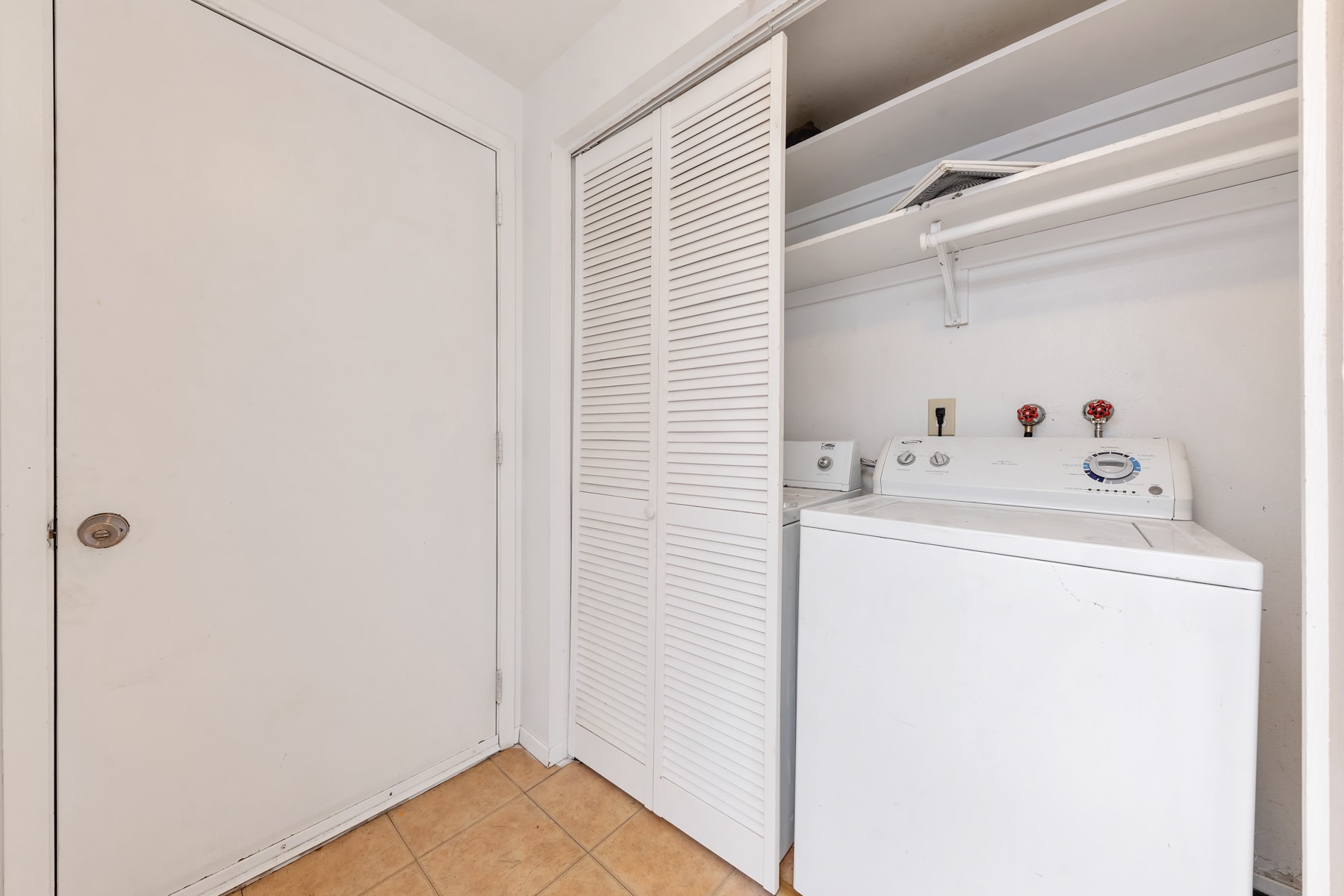 Building Photo - 104 W 5050 S