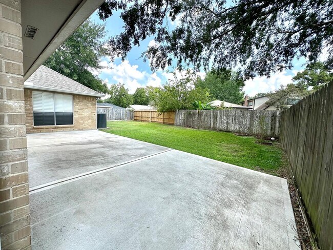 Building Photo - 519 Promenade Blvd