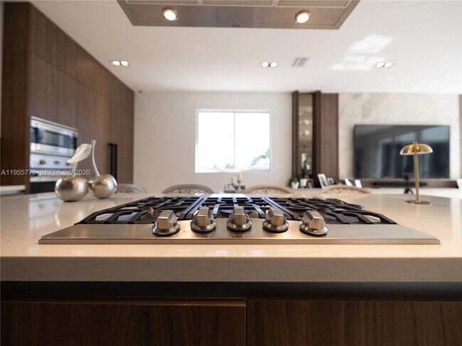 Building Photo - 7451 NW 103rd Ct