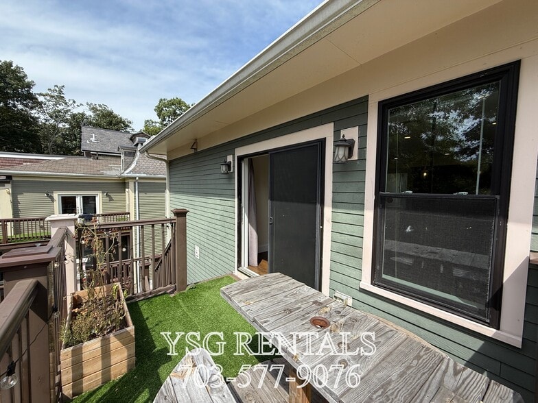 Building Photo - 2 Alleghany St