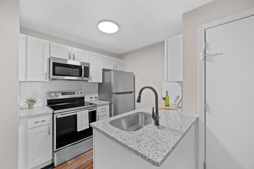 Interior Photo - Bridgewater Crossing