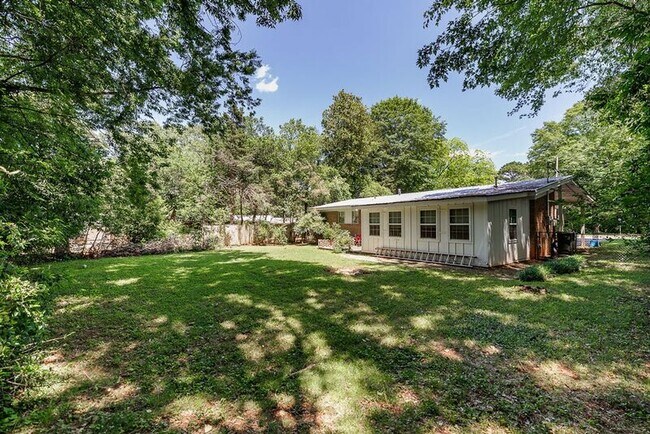 Building Photo - 265 Brentwood Dr
