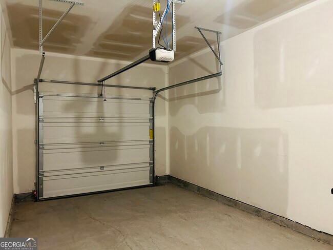 Building Photo - 403 Kings Cross Wy