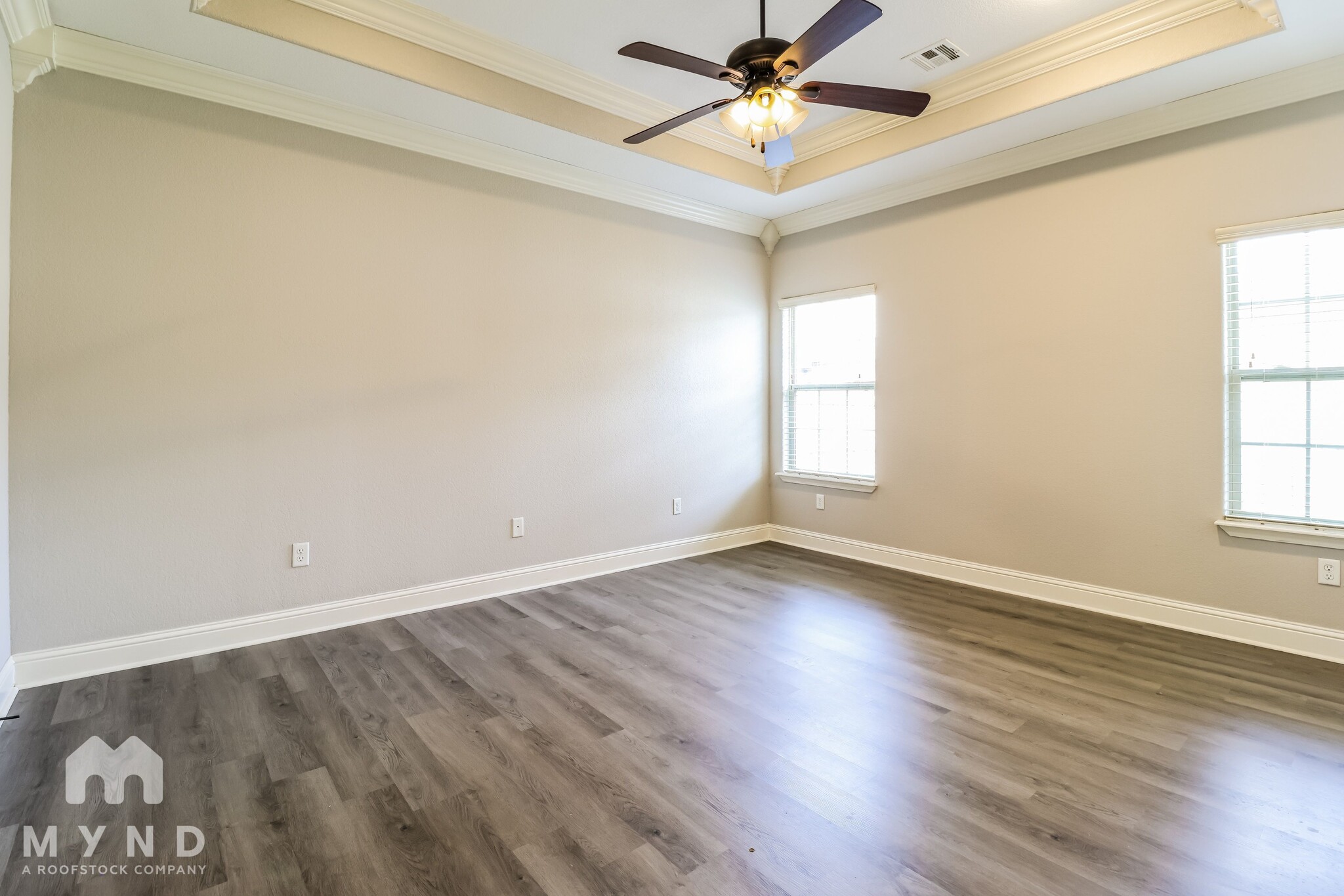 Building Photo - 100 NE Chicory Ln