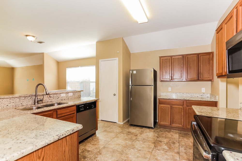 Building Photo - 144 Triumph Rd