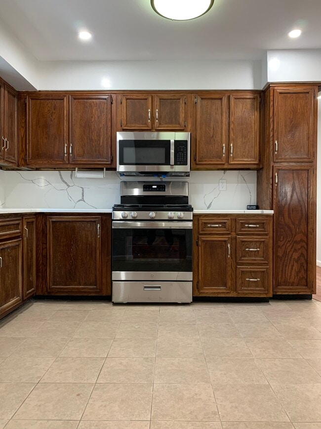 Building Photo - 25412 Craft Ave