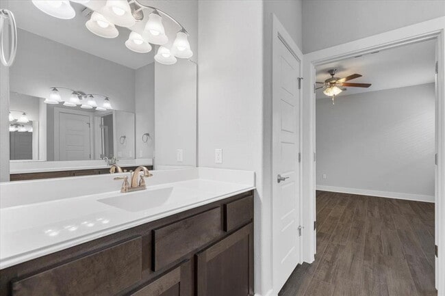 Building Photo - 6009 Baythorne Dr