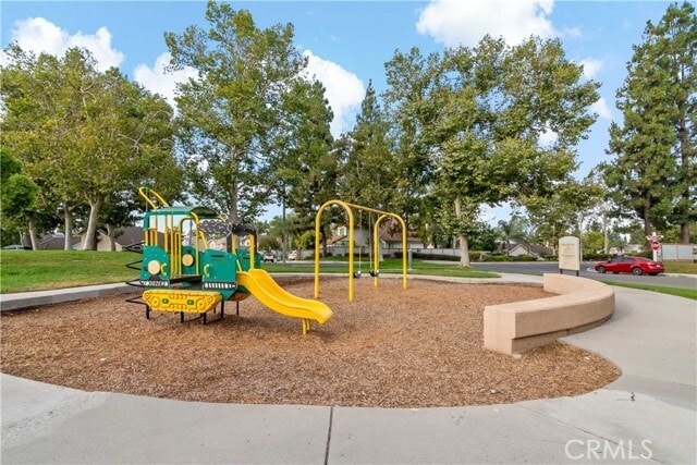 Building Photo - 2858 Laureltree Dr
