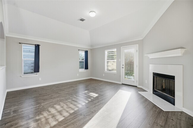 Building Photo - 2249 Waxwing Dr