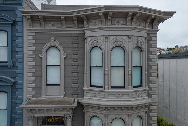 Building Photo - 635 Fulton St