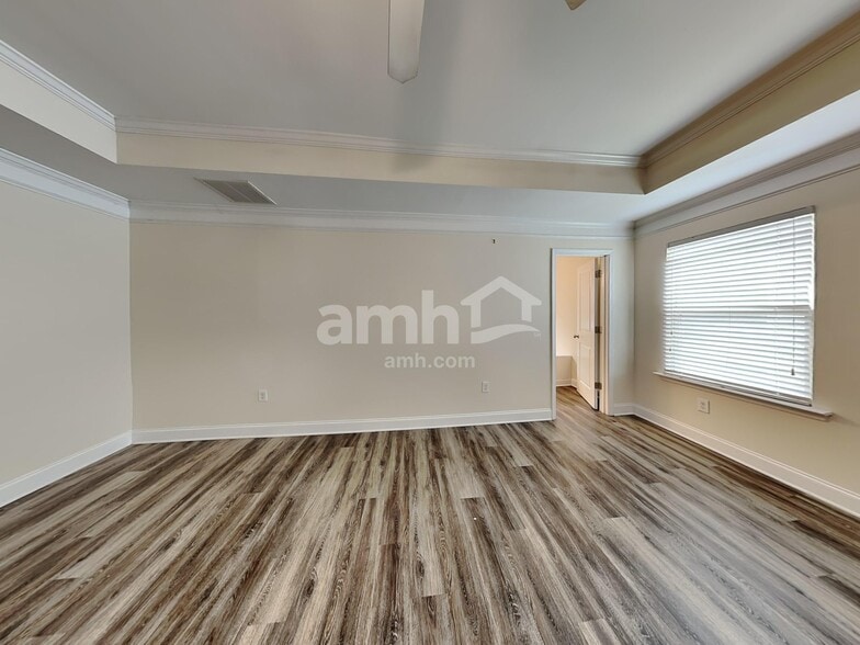 Building Photo - 77 Dynasty Ln