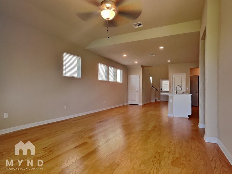 Building Photo - 8603 McKamy Dr