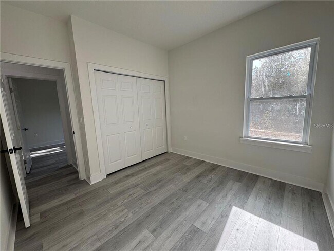 Building Photo - 702 Marion Oaks Manor