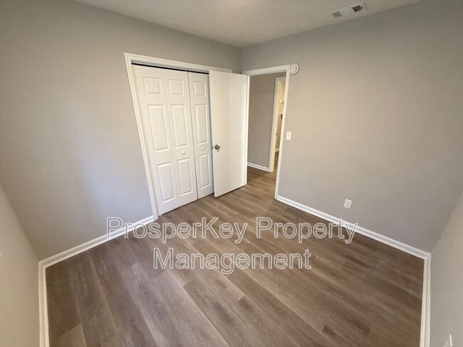 Building Photo - 5552 Tappan Ct