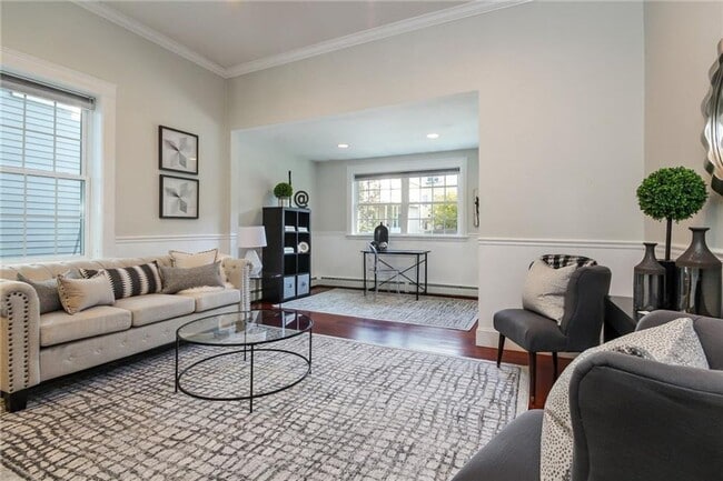 Building Photo - **Providence/ Eastside Fox Point - 2 bed 2...