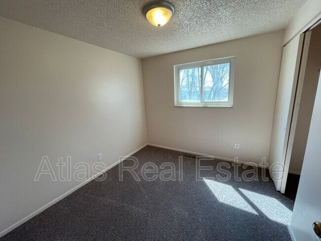 Building Photo - 4435 S Anjelina Cir