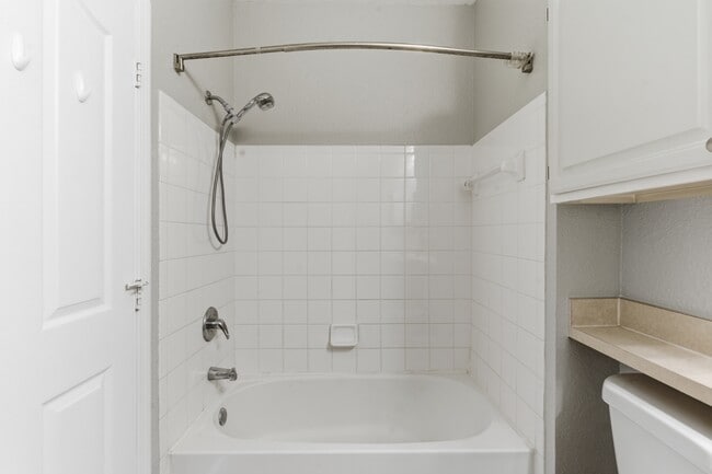 Building Photo - 5507 Legacy Crescent Pl