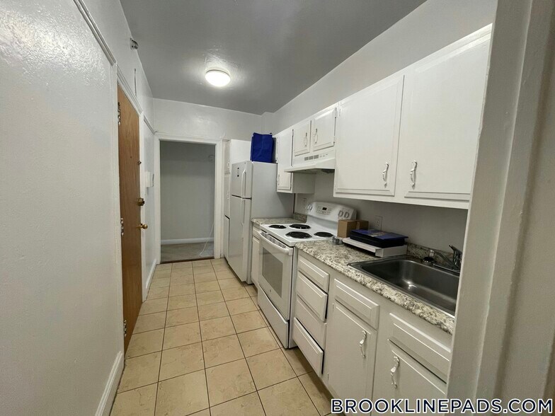 Building Photo - 1223 Beacon St