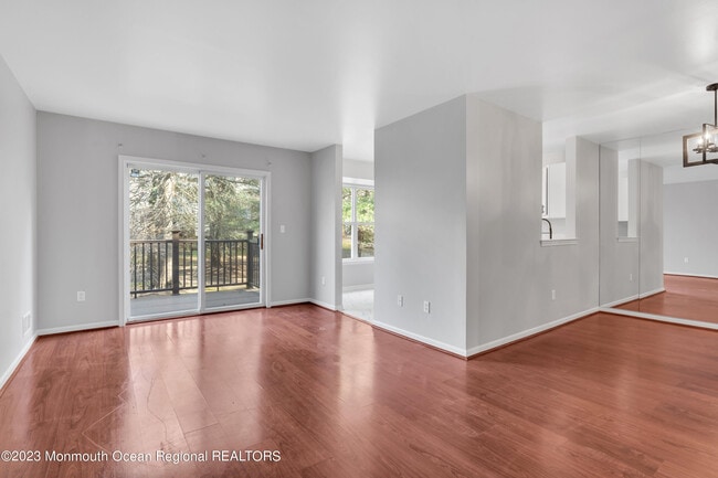 Building Photo - 204 Finch Ct