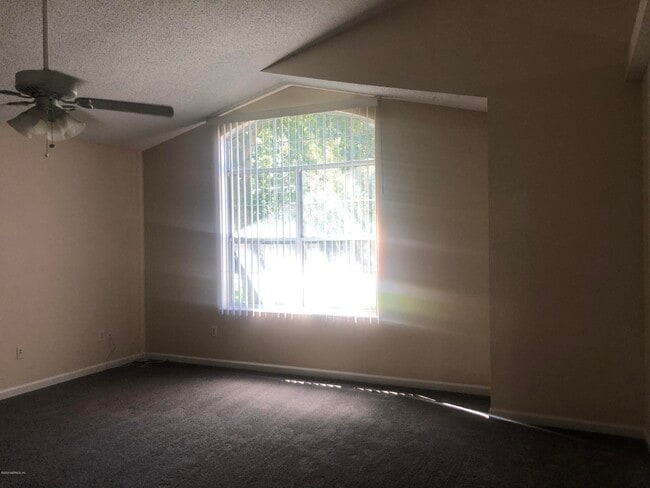 Building Photo - 141 Jasmine St