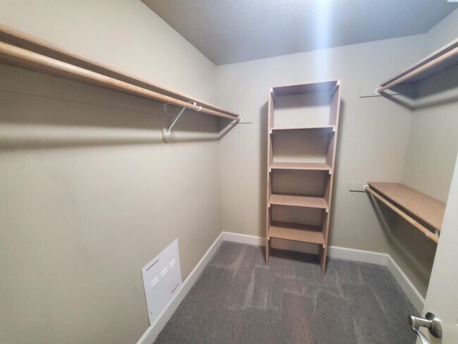 Building Photo - Columbia Point condo for rent