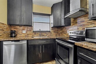 Building Photo - 6650 Royal Palm Blvd