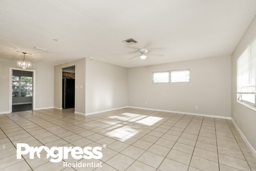 Building Photo - 344 Crestwood Ave