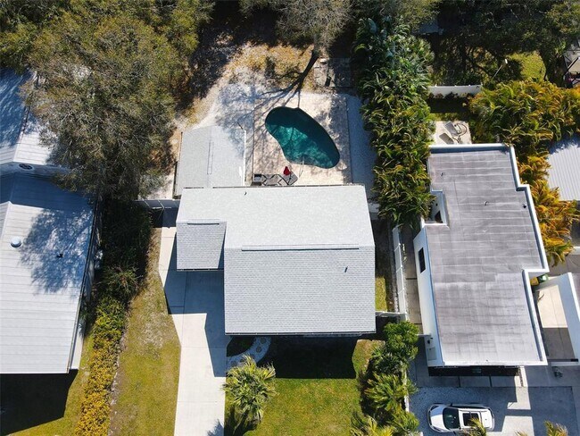 Building Photo - 2450 Hawthorne St