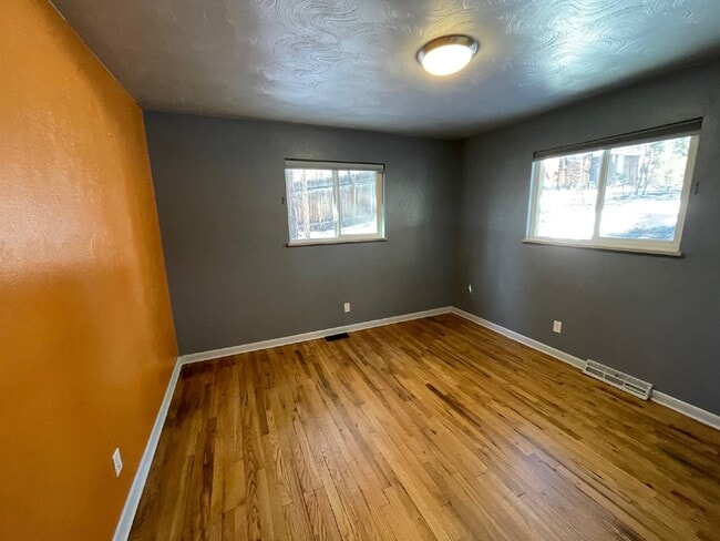 Building Photo - Charming Home in Conifer!