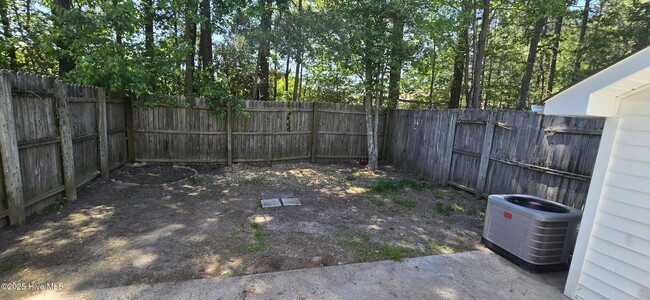 Building Photo - 3427 Westgate Dr