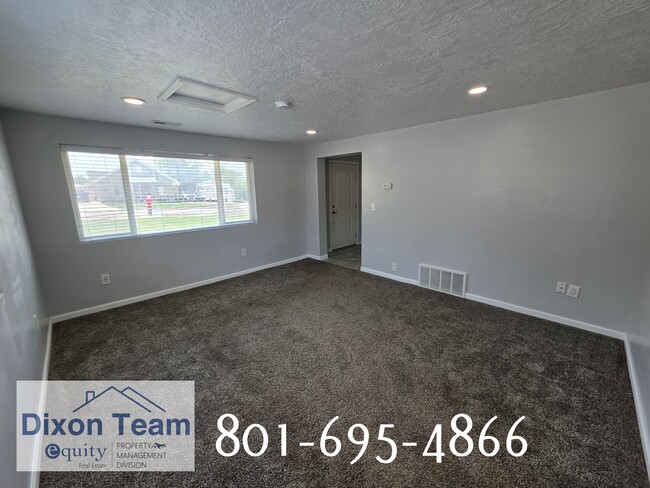 Building Photo - 44 E 150 N