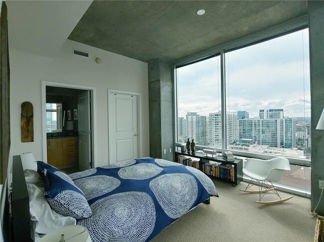 Building Photo - 943 Peachtree St NE