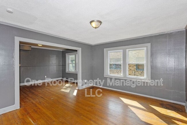 Building Photo - 3223 E 8th St