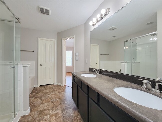 Building Photo - 17146 Amarose Dr