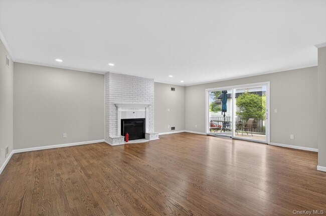 Building Photo - 68 Graywood Rd