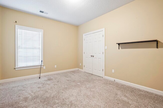 Building Photo - 9143 Raspberry Ln