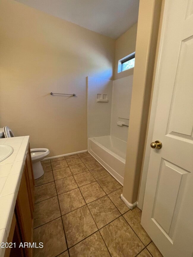 Building Photo - 2560 W Preserve Way