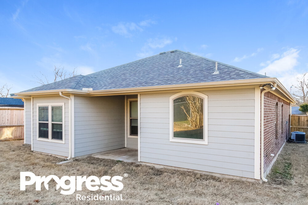 Building Photo - 1219 Saturn Dr