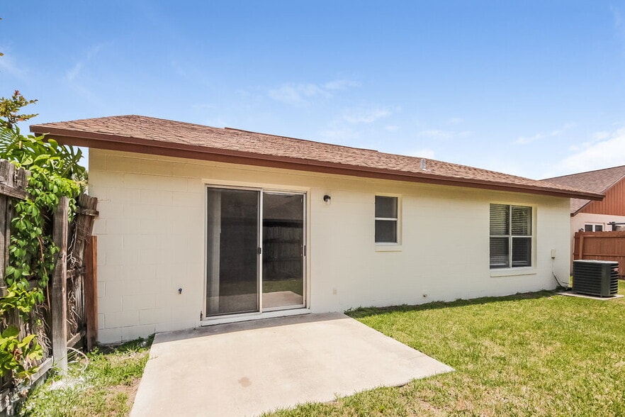 Building Photo - 3210 Tomahawk Dr