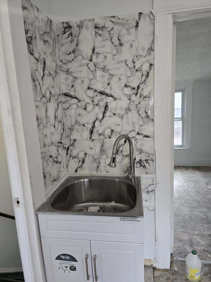 Building Photo - 110 Schuler St