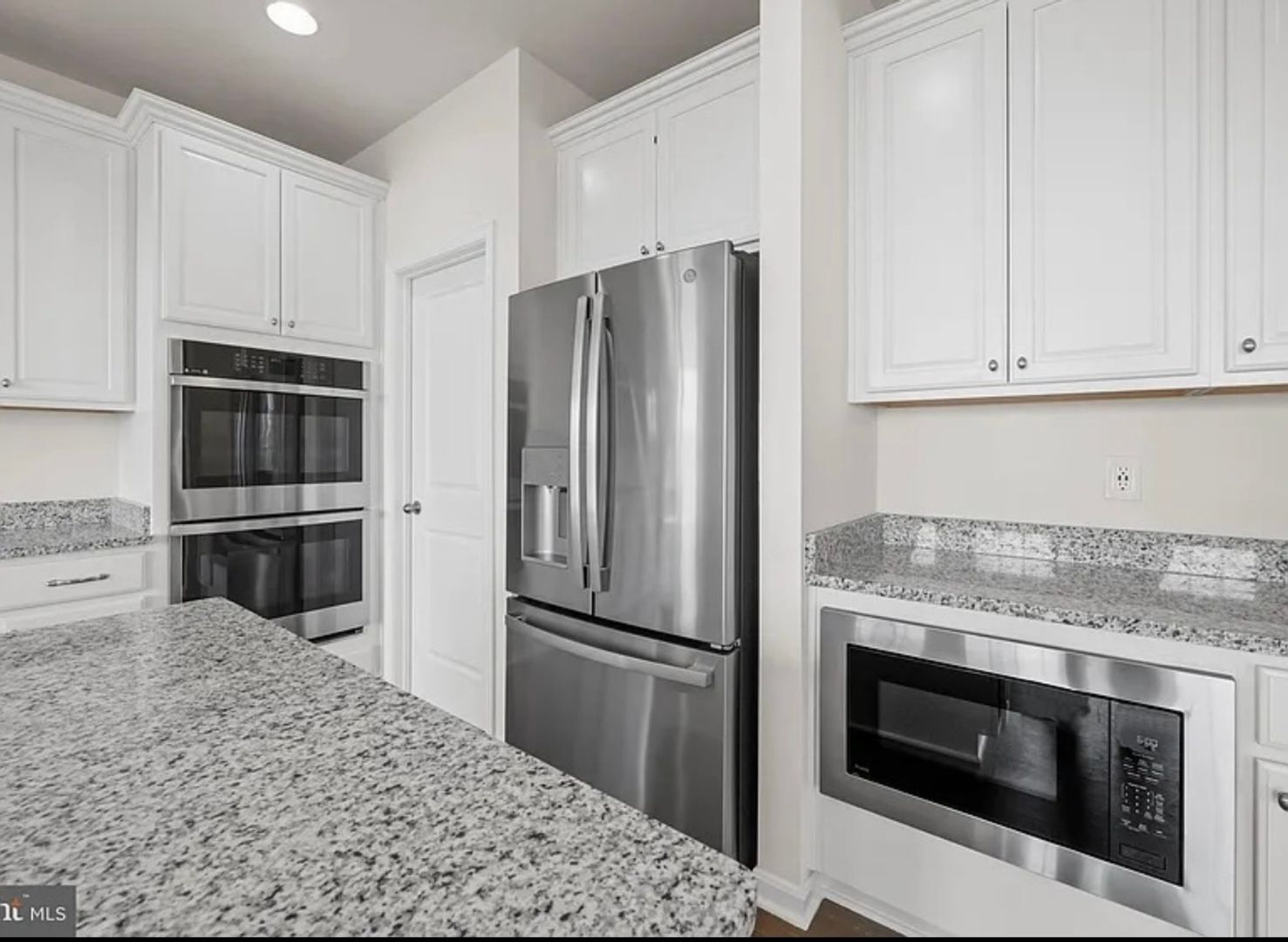 Building Photo - 635 Corbit Dr